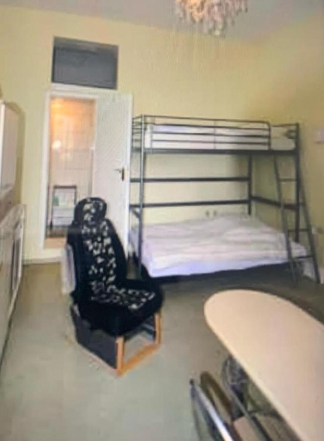 Ma-A2 Single Wohnung Krefeld Buitenkant foto